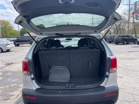 Used 2012 Kia Sorento LX w/ Third Row Pkg FWD image 14