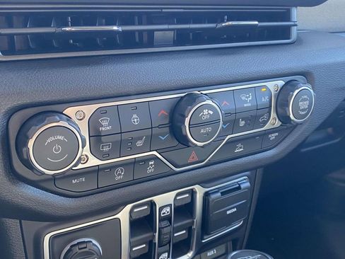 New 2026 Jeep Gladiator Sport AWD/4WD image 42
