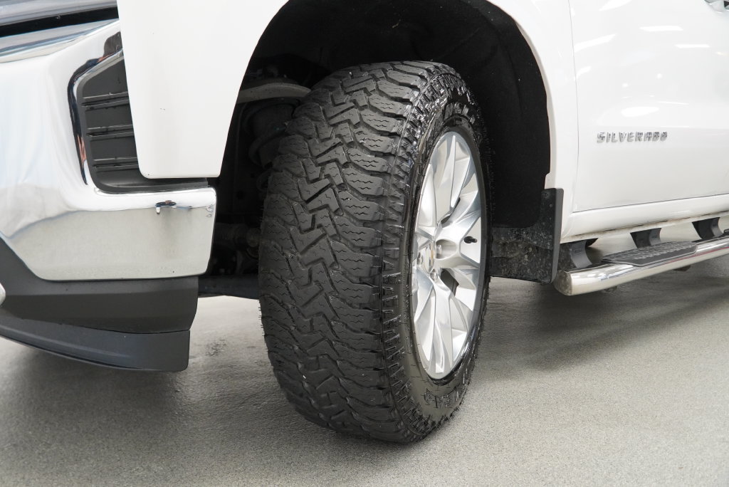Certified 2021 Chevrolet Silverado 1500 LTZ w/ Z71 Off-Road Package AWD/4WD image 22