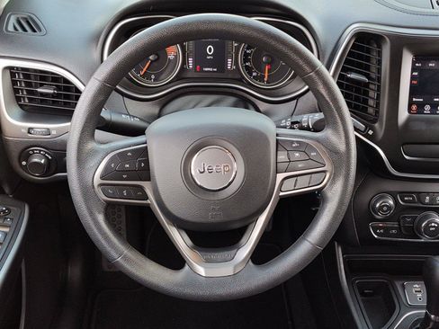 Used 2020 Jeep Cherokee Latitude FWD image 18