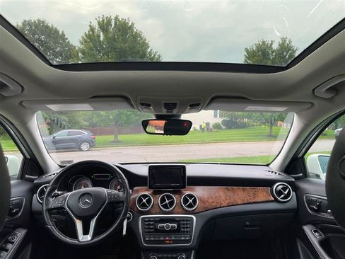 Used 2015 Mercedes-Benz GLA 250 4MATIC image 9