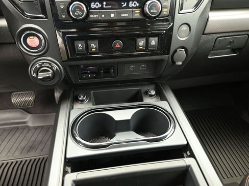 Used 2024 Nissan Titan PRO-4X w/ Pro-4x Convenience Package AWD/4WD image 15