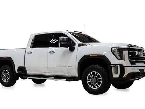 Used 2025 GMC Sierra 2500 SLT w/ SLT Premium Package AWD/4WD image 2