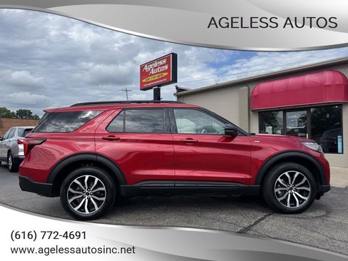 Used 2025 Ford Explorer ST-Line AWD/4WD image 1