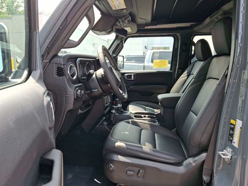 New 2026 Jeep Wrangler Unlimited Sahara AWD/4WD image 9