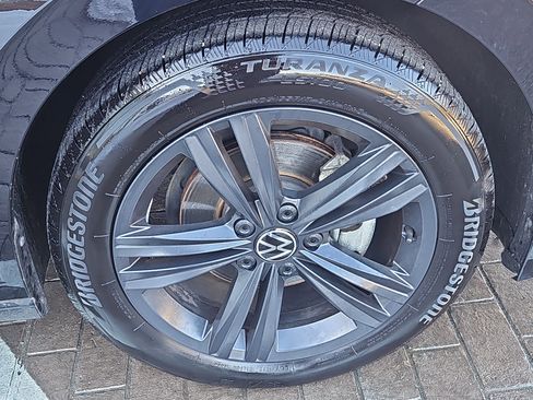 Certified 2023 Volkswagen Jetta SE w/ Panoramic Sunroof Package image 27