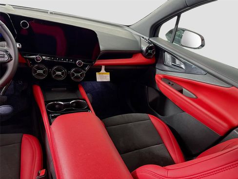 Used 2024 Chevrolet Blazer EV RS image 16