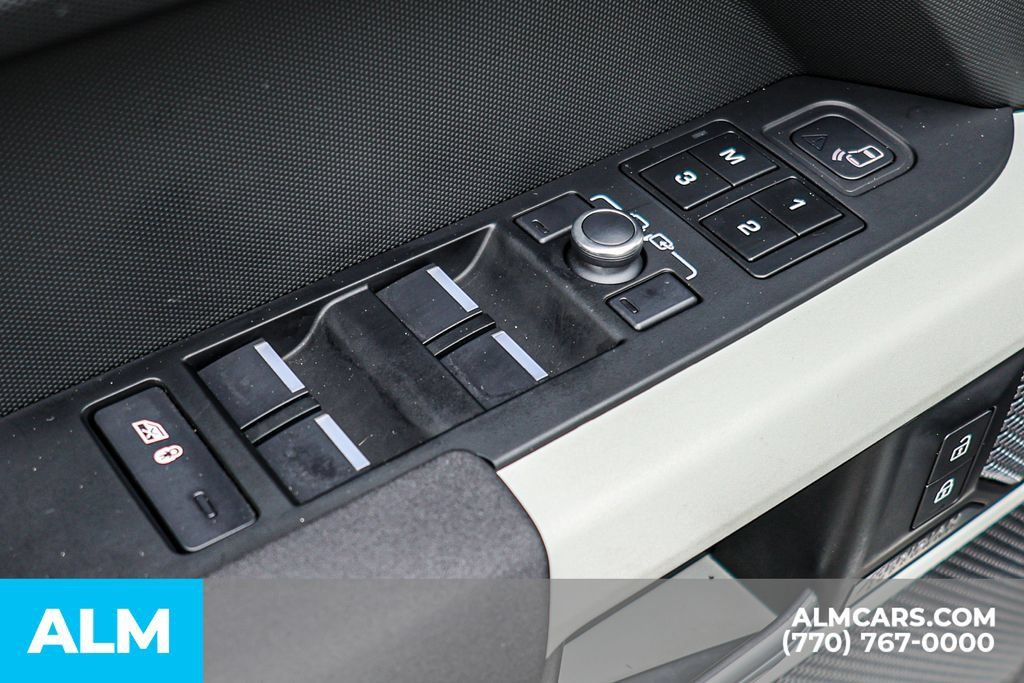 Used 2022 Land Rover Defender 110 X-Dynamic SE AWD/4WD image 44