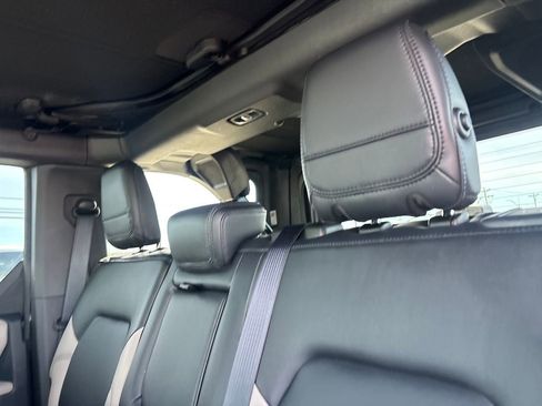 Used 2023 Ford Bronco Wildtrak image 25