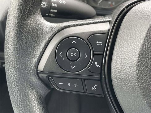Used 2025 Toyota Corolla LE image 21