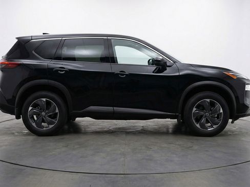 Used 2025 Nissan Rogue SV AWD/4WD image 11