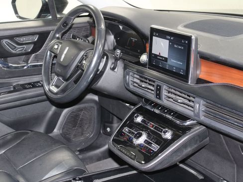 Used 2022 Lincoln Corsair Reserve w/ Elements Package image 32