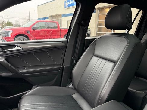 Used 2022 Volkswagen Tiguan SE R-Line image 25