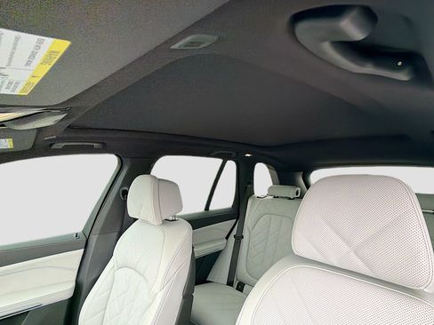 New 2026 BMW X5 xDrive50e image 28