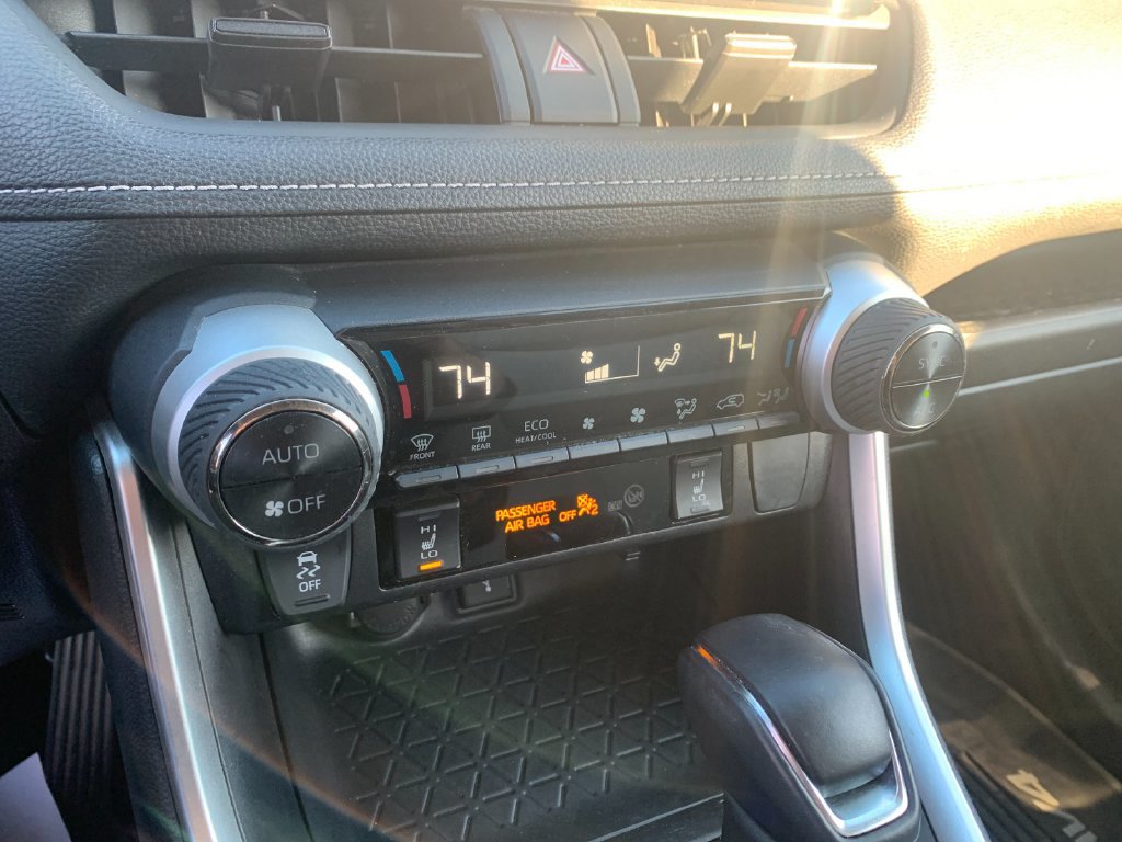 Used 2020 Toyota RAV4 XLE w/ Convenience Package AWD/4WD image 23
