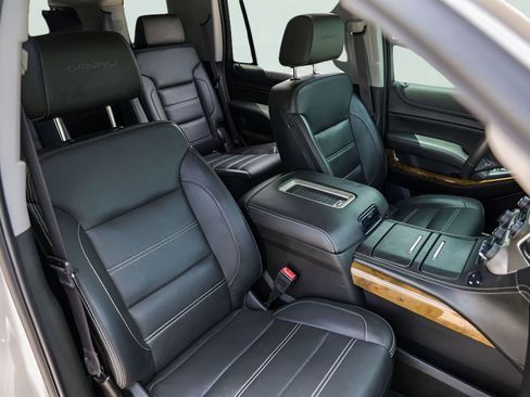Used 2017 GMC Yukon Denali w/ Open Road Package AWD/4WD image 34