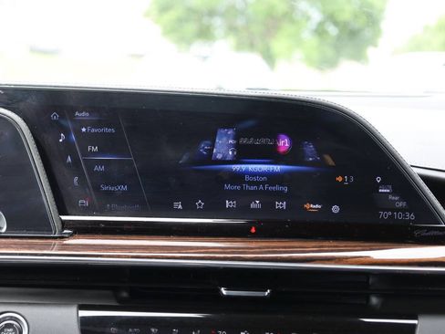 Used 2023 Cadillac Escalade Luxury AWD/4WD image 21