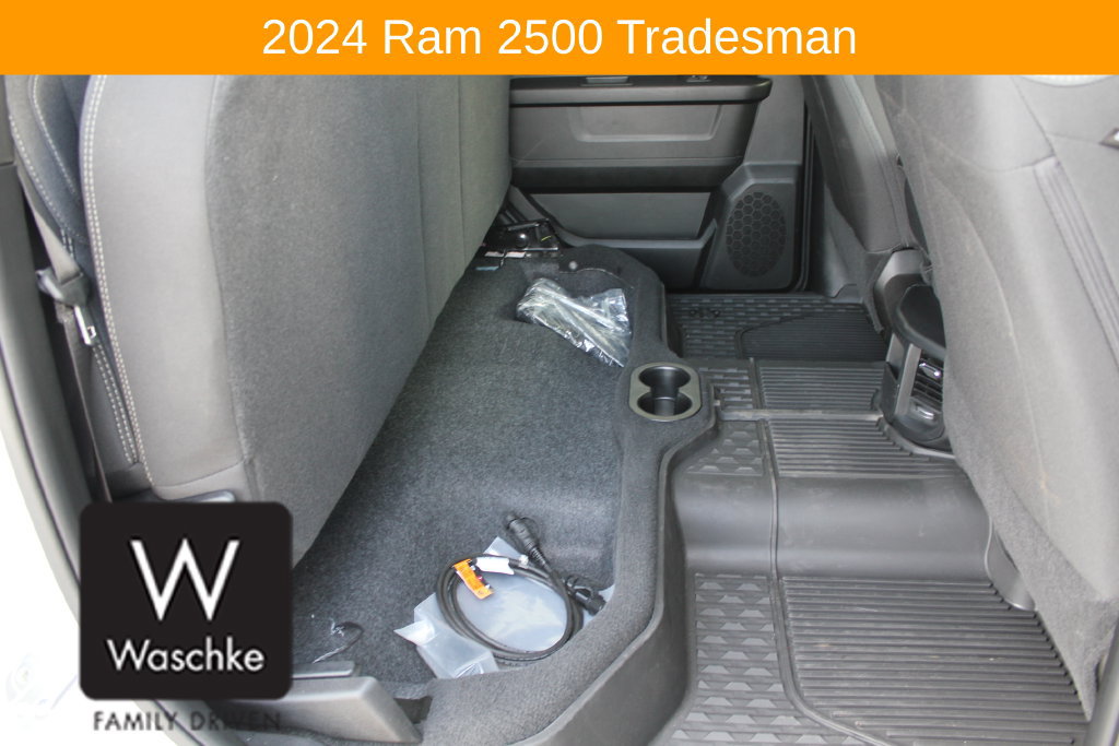 Used 2024 RAM 2500 Tradesman w/ Chrome Appearance Group AWD/4WD image 21