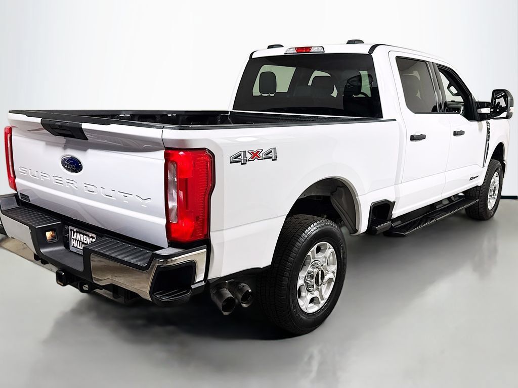 Used 2025 Ford F250 XLT AWD/4WD image 4