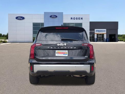 Used 2023 Kia Telluride LX AWD/4WD image 4