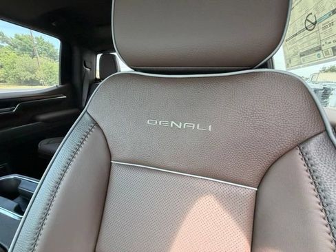 New 2026 GMC Sierra 1500 Denali w/ Denali Reserve Package AWD/4WD image 8