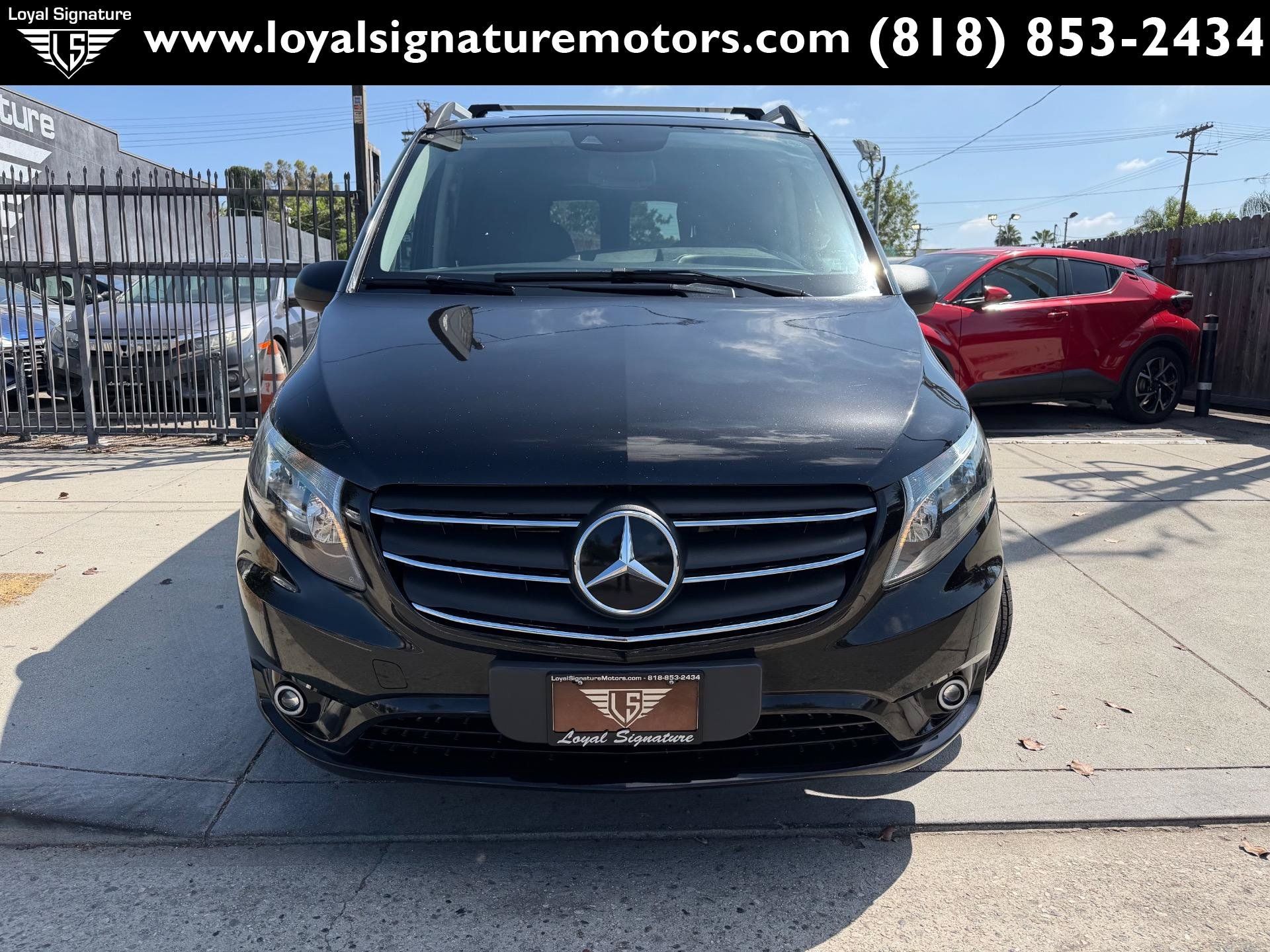 Used 2022 Mercedes-Benz Metris image 2