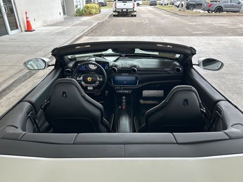 Used 2019 Ferrari Portofino Base image 10