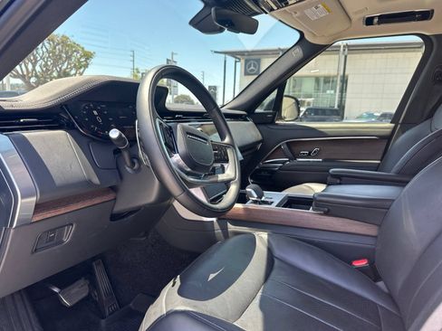 Used 2024 Land Rover Range Rover SE AWD/4WD image 9
