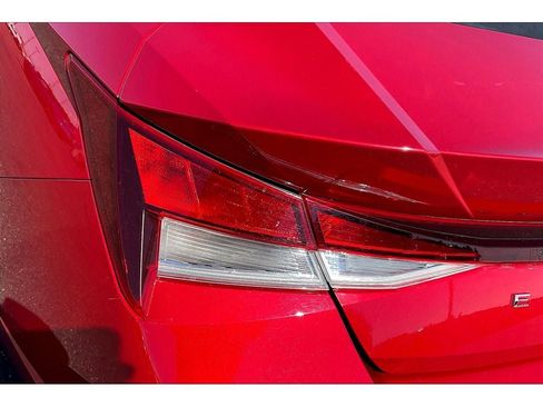 Used 2021 Hyundai Elantra SEL image 28