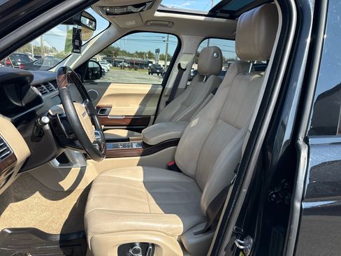 Used 2016 Land Rover Range Rover HSE image 11