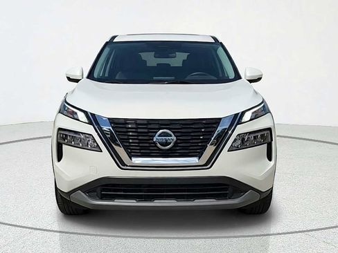 Used 2021 Nissan Rogue SV FWD image 2