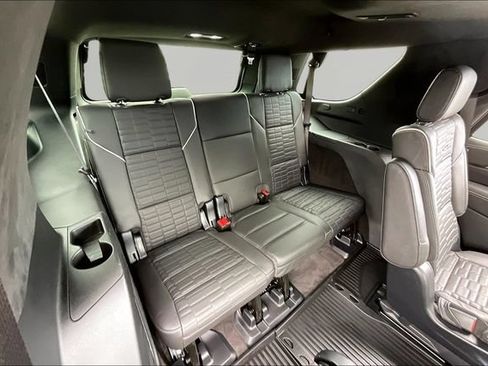Used 2025 Cadillac Escalade Sport Platinum w/ LPO, ONYX Package AWD/4WD image 18