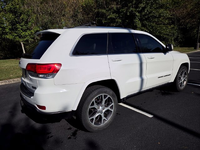 Used 2018 Jeep Grand Cherokee Limited AWD/4WD image 12