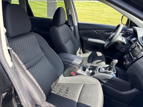 Used 2019 Nissan Rogue SV AWD/4WD image 13
