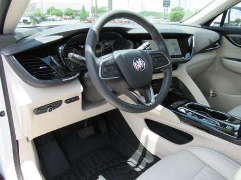 Used 2022 Buick Envision Avenir w/ Technology Package II FWD image 19