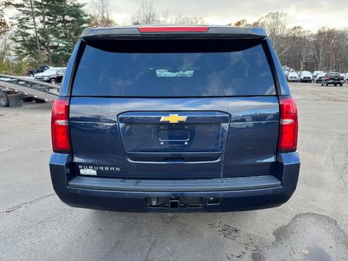 Used 2018 Chevrolet Suburban LS image 4