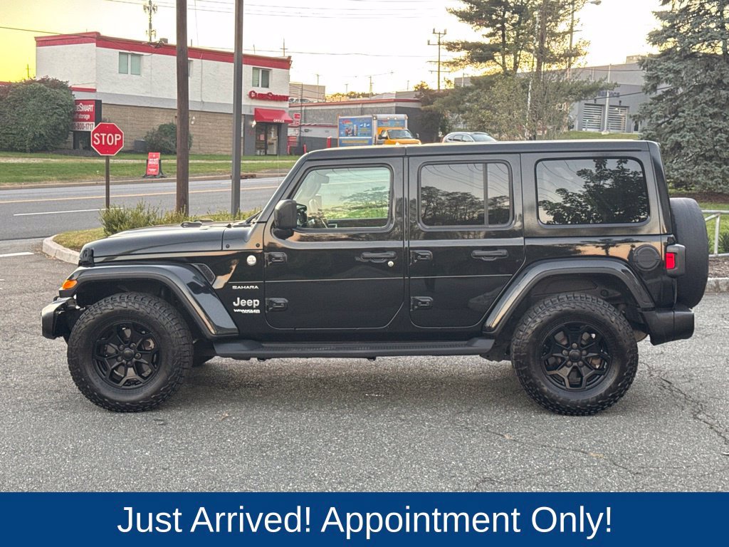 Used 2019 Jeep Wrangler Unlimited Sahara w/ Cold Weather Group AWD/4WD image 4