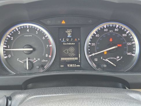 Used 2016 Toyota Highlander Limited FWD image 16