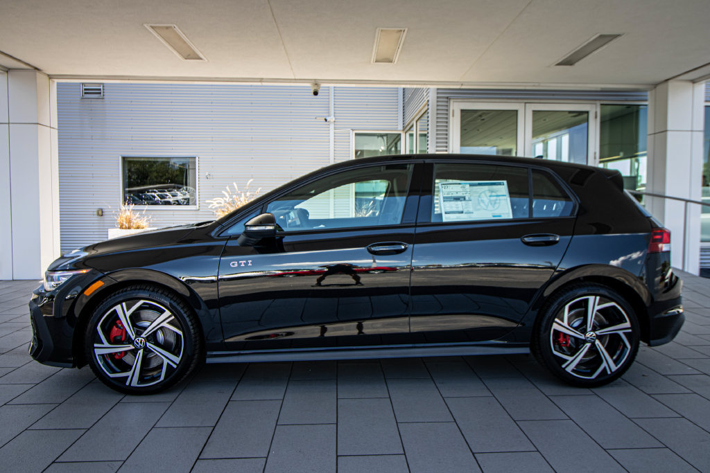 New 2026 Volkswagen GTI SE FWD image 14