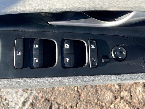 Used 2024 Hyundai Elantra Limited image 17