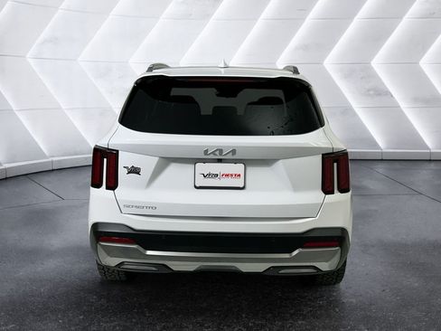 Used 2025 Kia Sorento S w/ Panoramic Sunroof Package FWD image 5