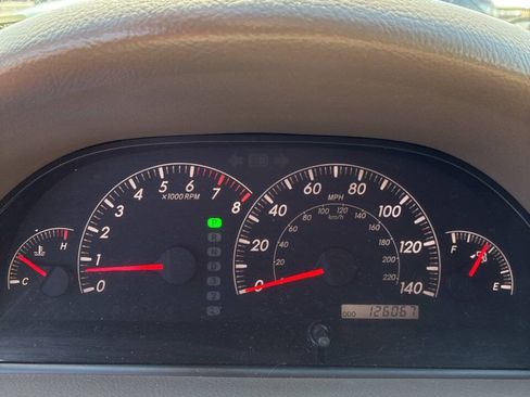 Used 2005 Toyota Camry XLE FWD image 16