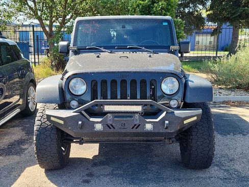 Used 2018 Jeep Wrangler Unlimited Sport AWD/4WD image 2