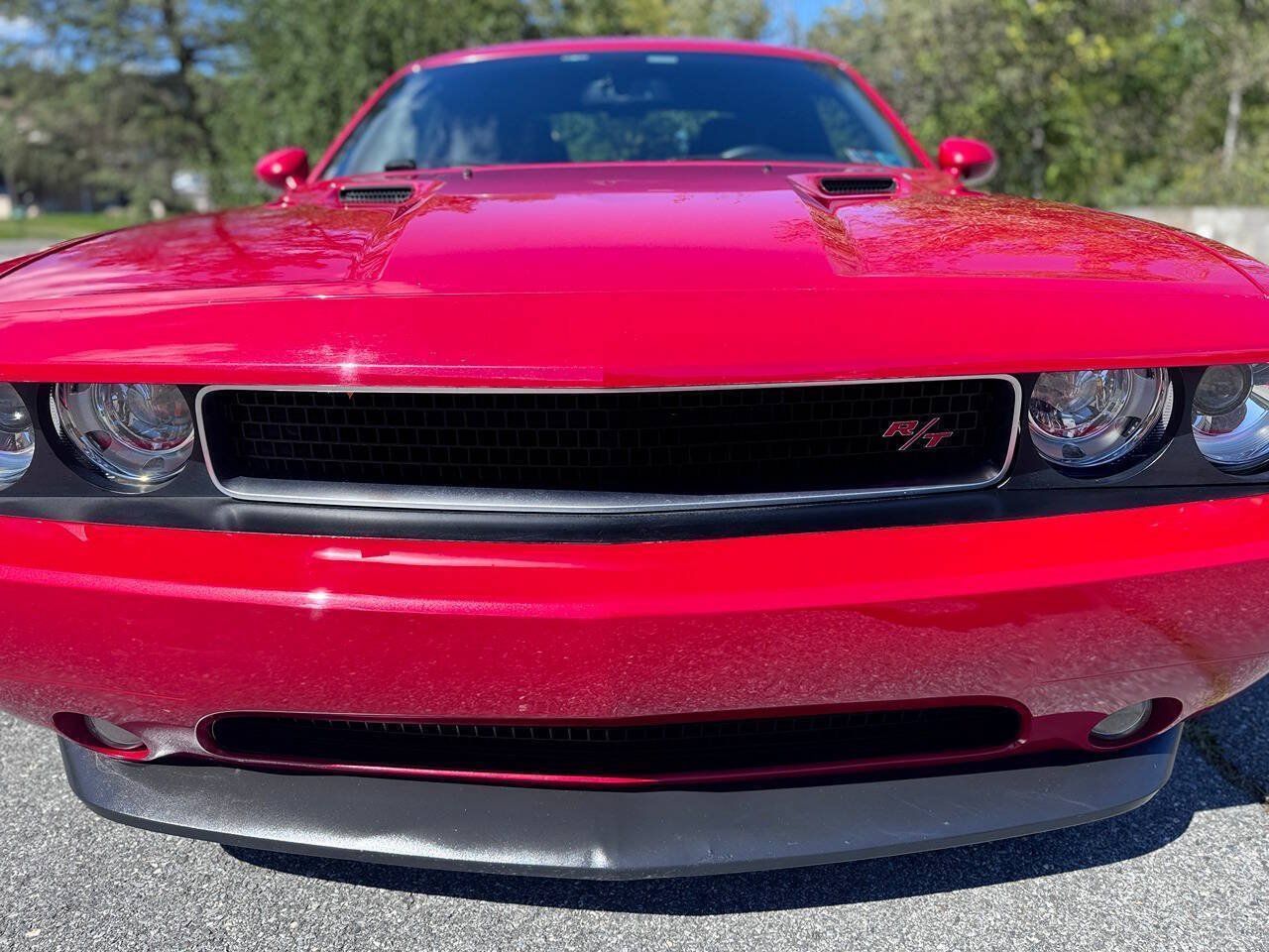 Used 2012 Dodge Challenger R/T RWD image 2