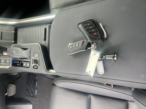 Used 2025 Lexus GX 550 w/ Accessory Package (Z1) AWD/4WD image 27