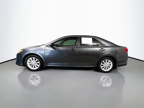 Used 2014 Toyota Camry XLE w/ Leather Package FWD image 9