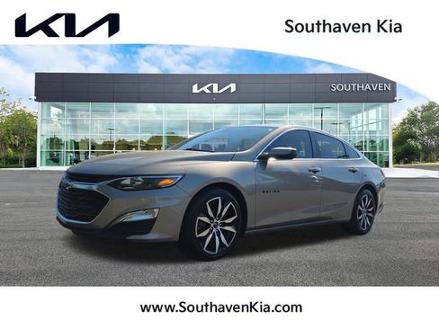 Used 2024 Chevrolet Malibu RS FWD image 1