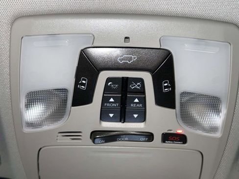 Used 2017 Toyota Sienna Limited Premium AWD/4WD image 29