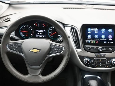 Used 2022 Chevrolet Malibu LT image 9
