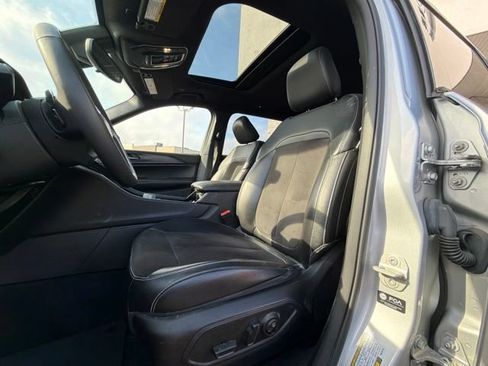 Used 2023 Jeep Grand Cherokee L Laredo AWD/4WD image 15